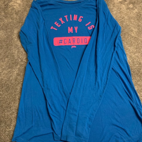 Woman’s long sleeve shirt - Picture 2 of 2